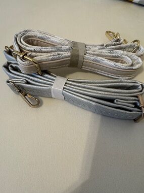 Set of Two Crossbody Straps – Silver and Light Beige